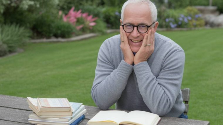 Comment protéger son épargne de l’inflation à la retraite : stratégies simples pour seniors au Royaume-Uni